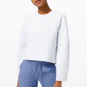 lululemon AIRWRAP CREW *ONLINE ONLY
Alpine White